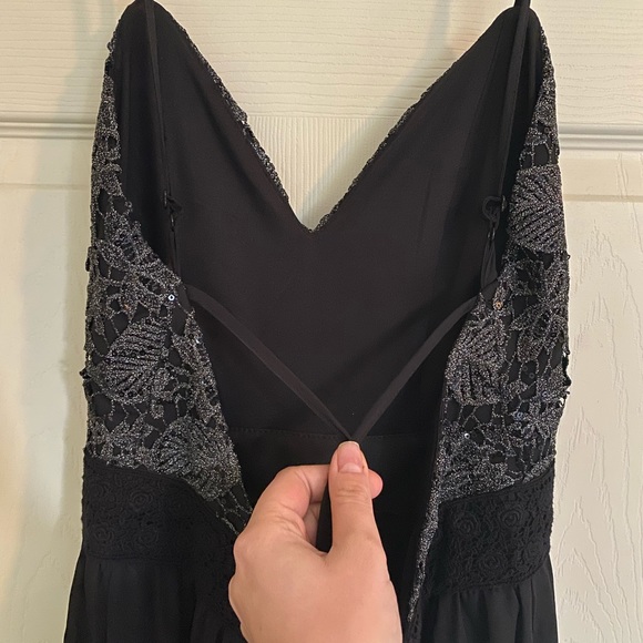 Prom/Wedding - Backless Black Maxi Dress w/ Lace & Silver Floral Details - SizeM - Picture 11 of 12